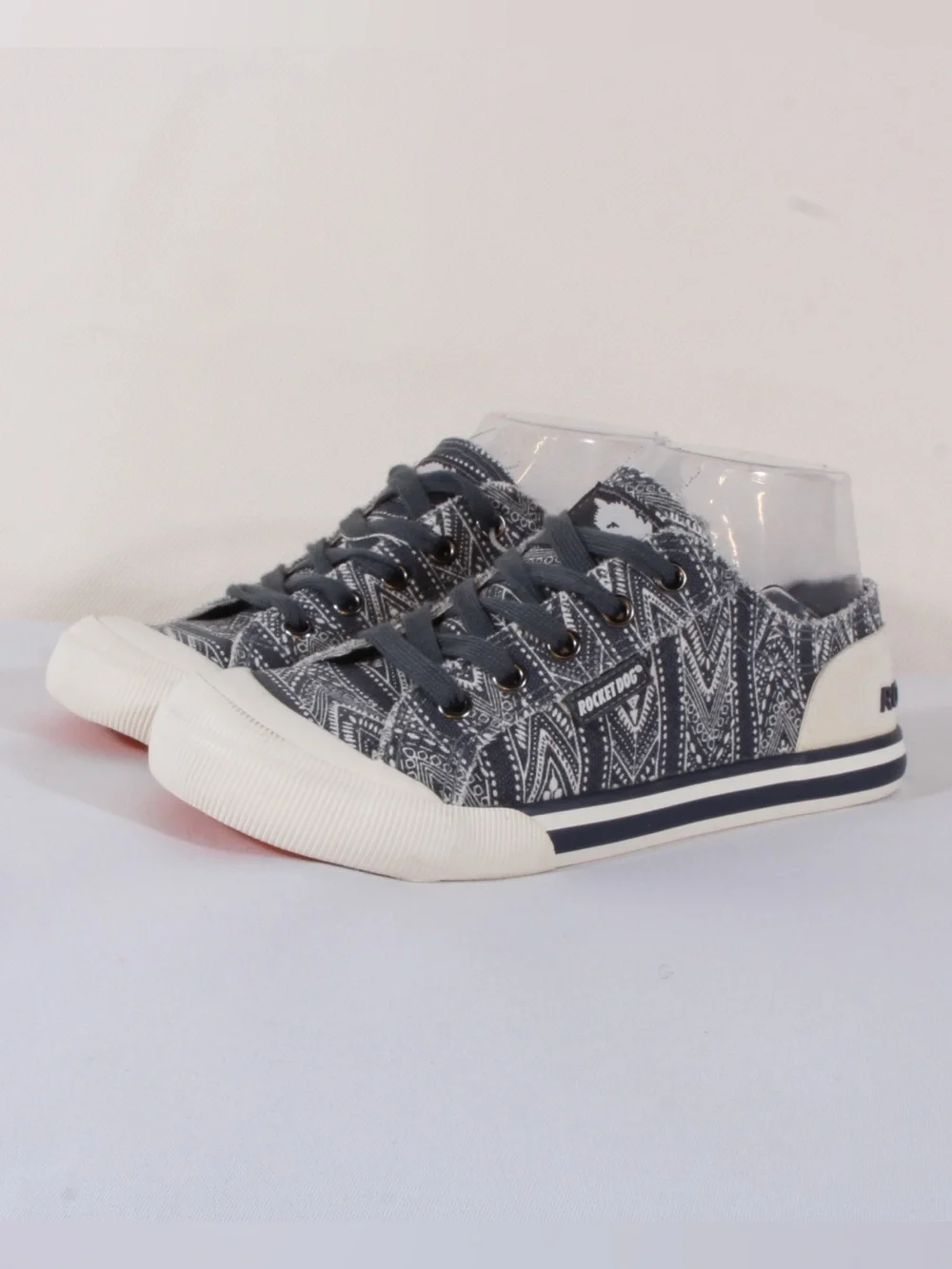 Rocket Dog Women's Jazzin Dark Gray & Cream Low-Top Lace-Up Sneakers NWOT